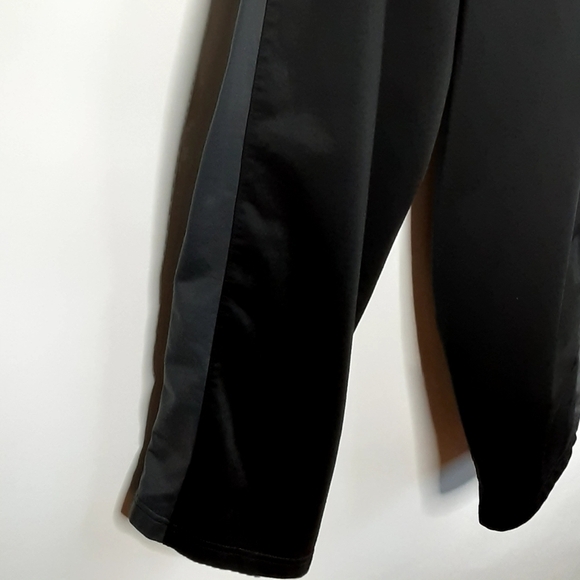 Nike sweatpants with front pockets Sz Med(boy) - Picture 3 of 7